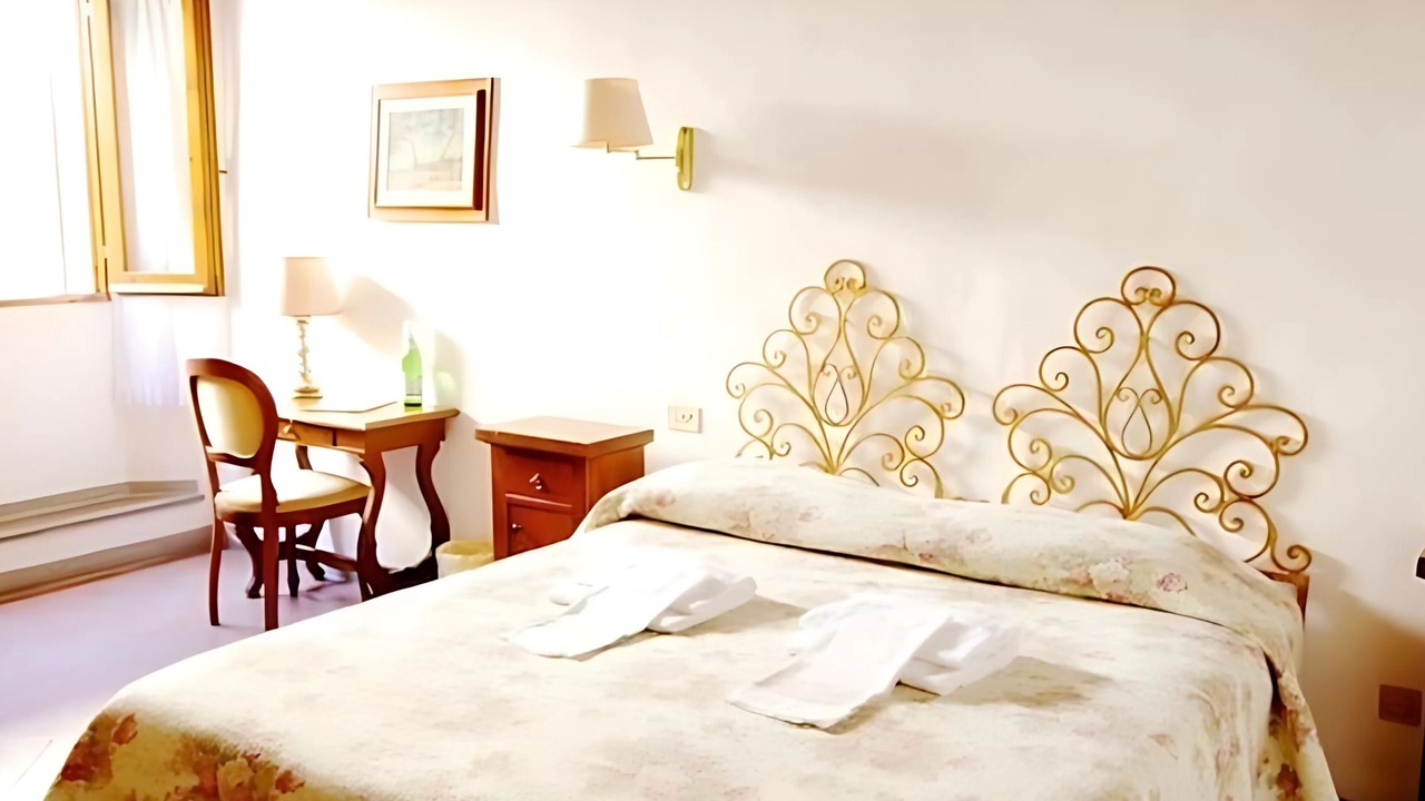 Photo of Bedroom in San Gimignano City Centre