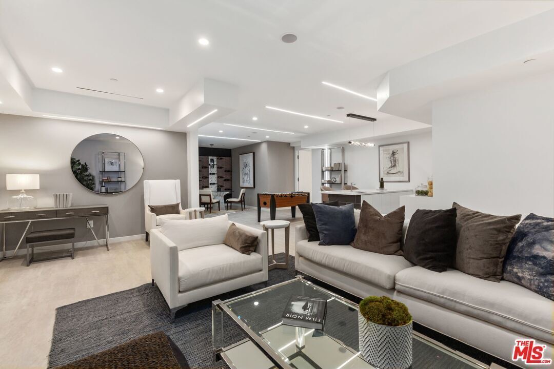 Photo of Livingroom in Beverly Hills