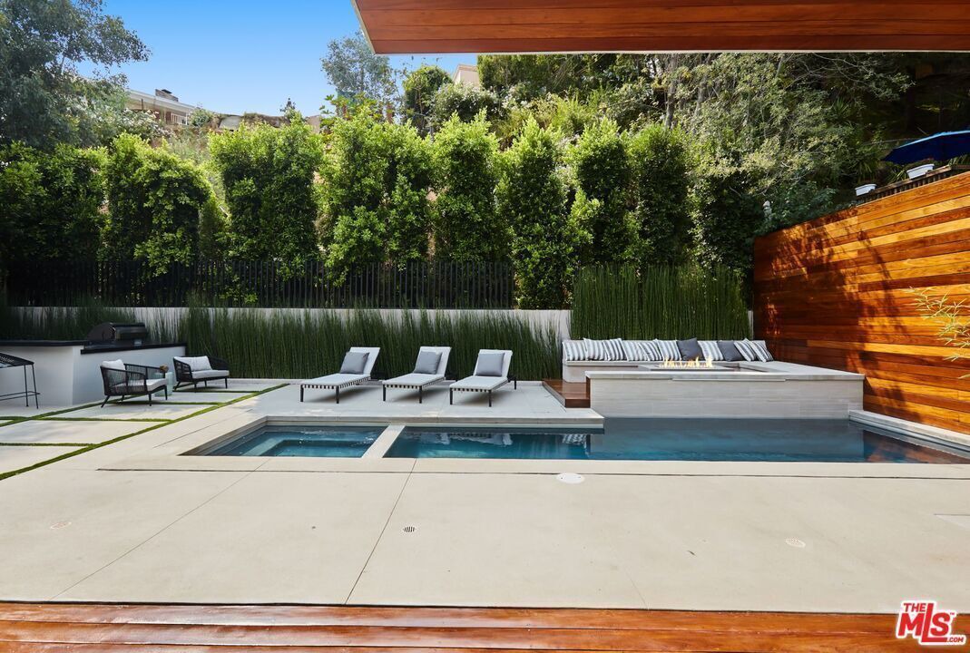 Photo of Outdoor in Beverly Hills