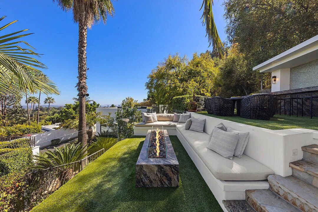 Photo of Outdoor in Beverly Glen