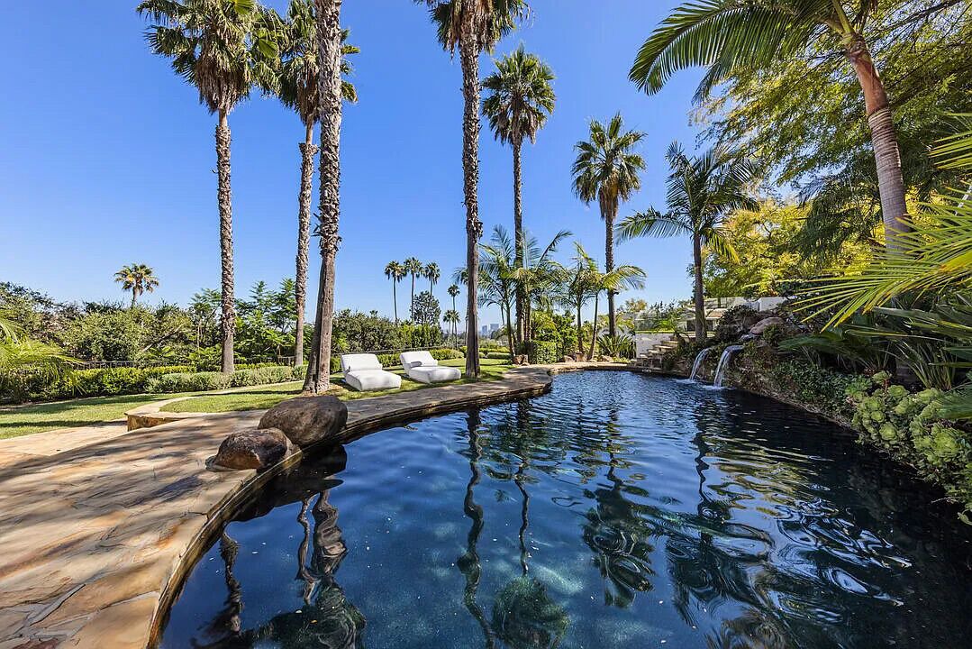 Photo of Outdoor in Beverly Glen