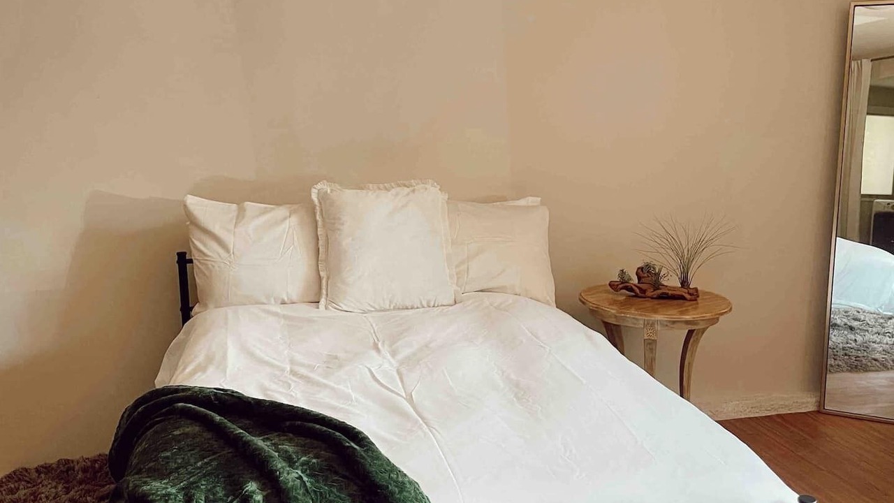 Photo of Bedroom in Beverly Glen