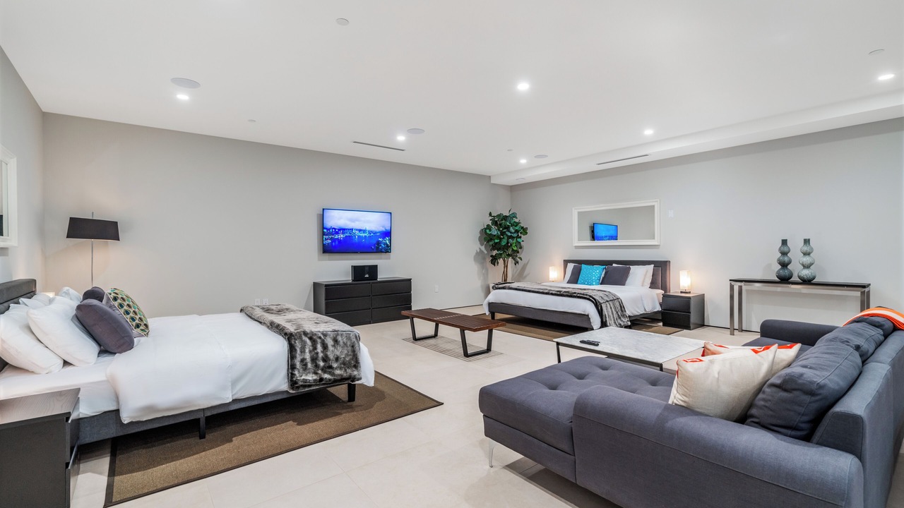Photo of Bedroom in Beverly Grove
