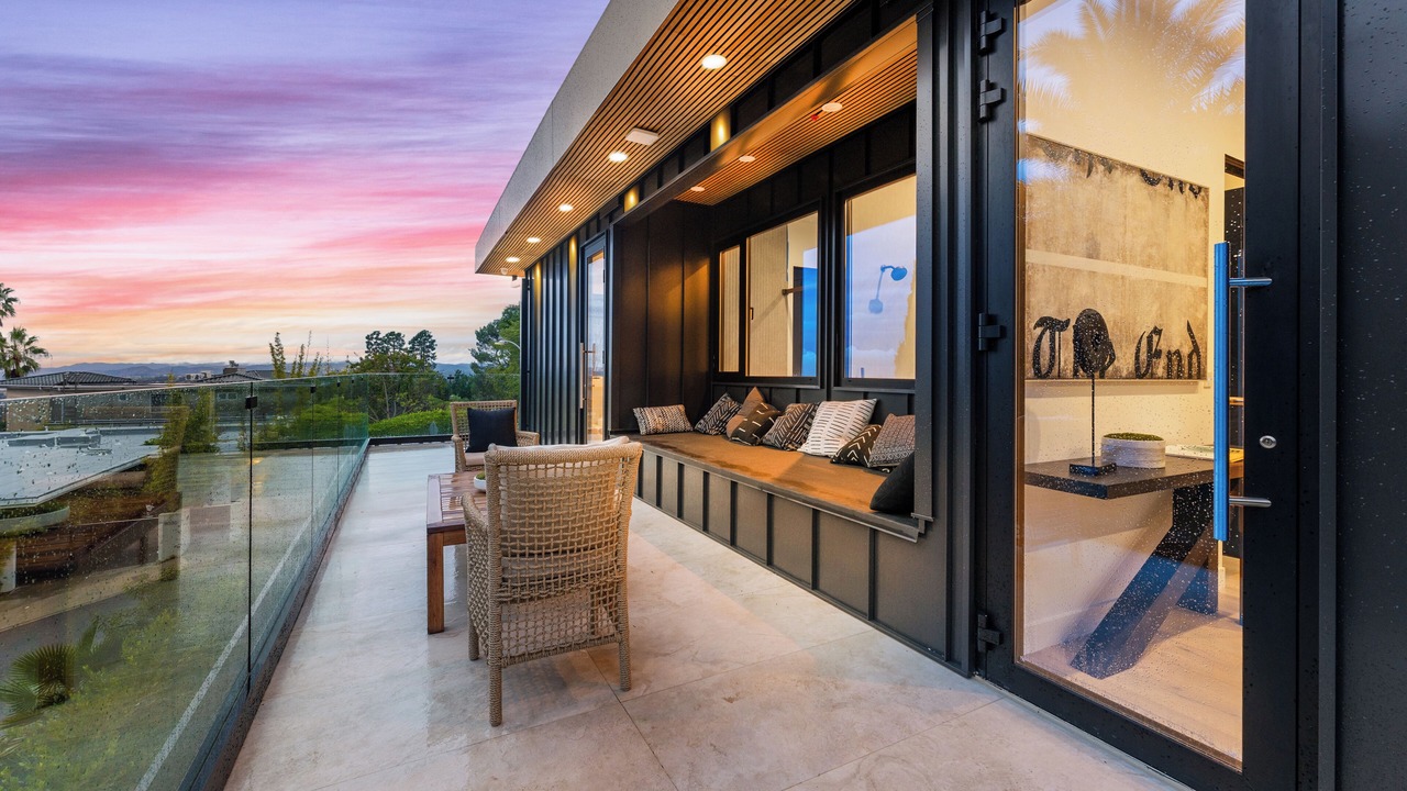 Photo of Outdoor in Holmby Hills