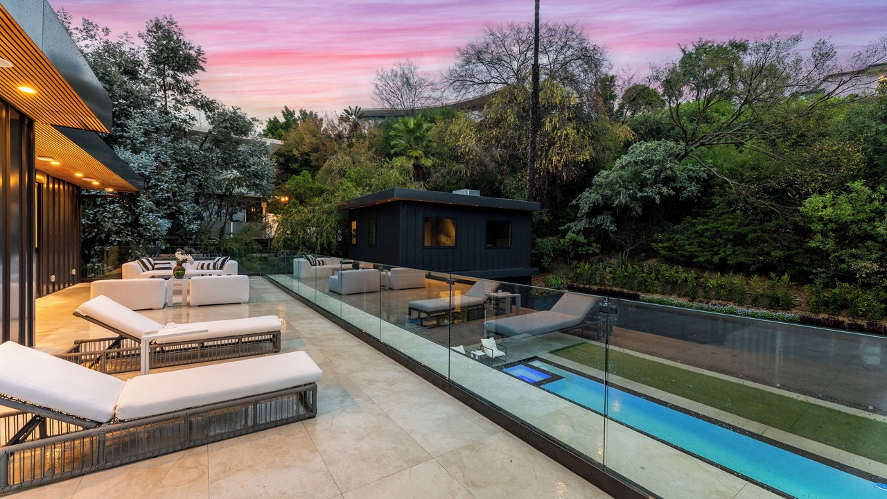 Photo of Patio Balcony in Holmby Hills