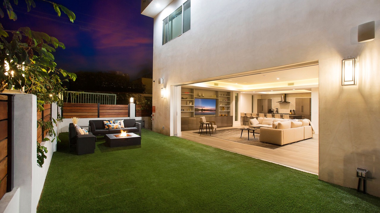 Photo of Outdoor in Pico - Robertson