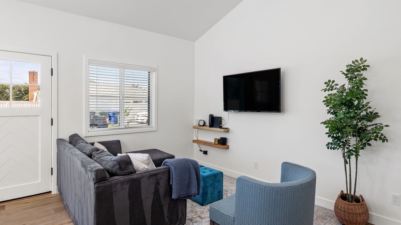 Photo of Livingroom in Del Aire