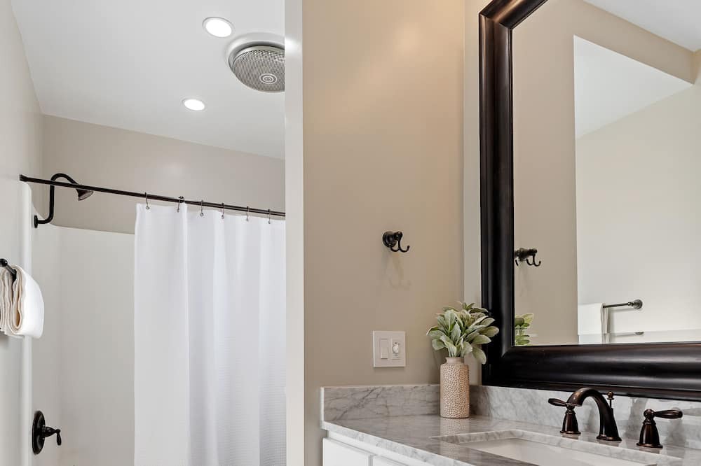 Photo of Bathroom in Sawtelle