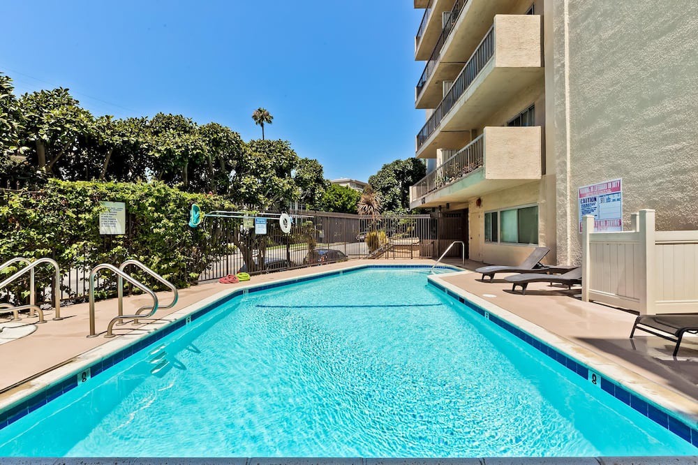 Photo of Outdoor in Sawtelle