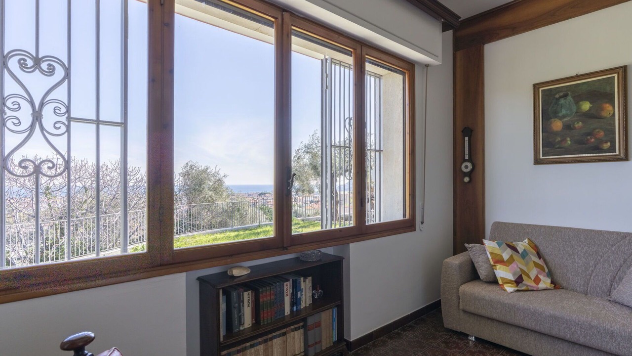 Photo of Livingroom in Diano Castello