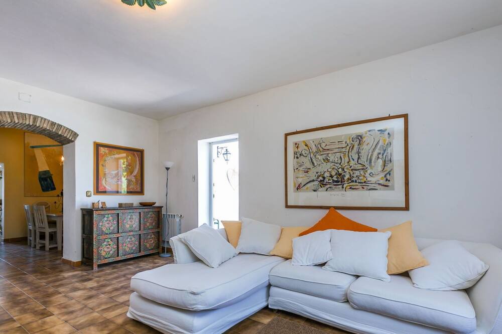 Photo of Livingroom in Pescia Romana