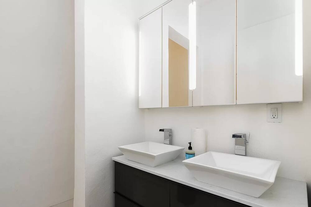 Photo of Bathroom in Rock Harbor