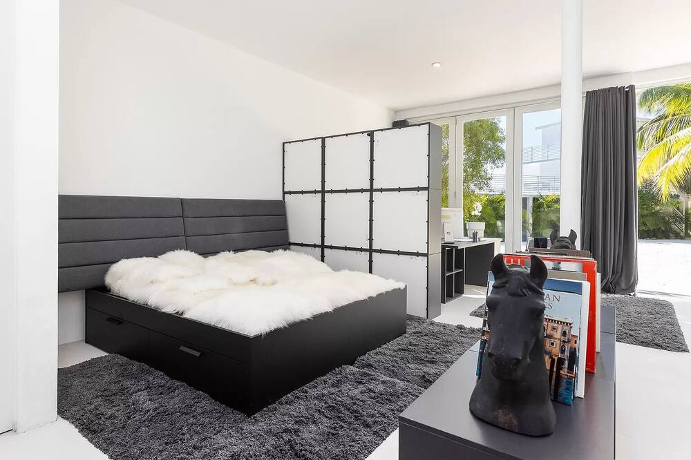 Photo of Bedroom in Rock Harbor