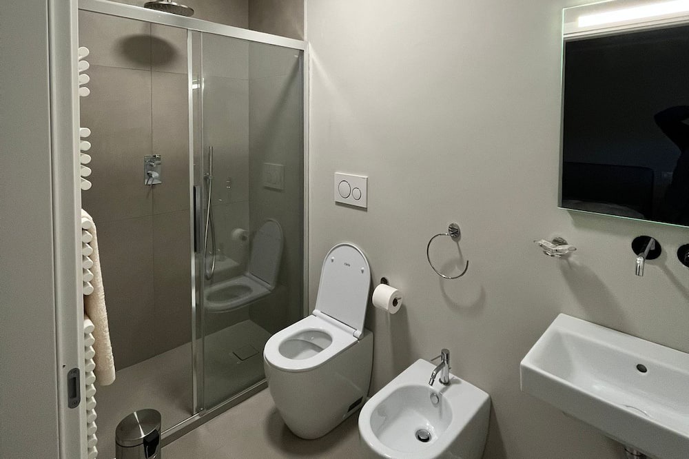 Photo of Bathroom in Ocenelli