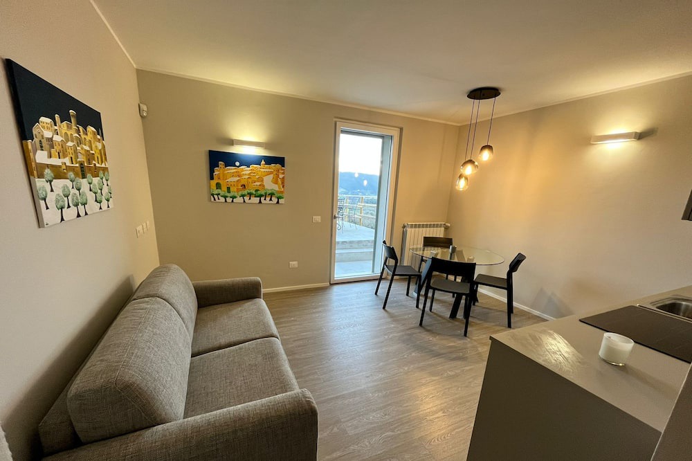 Photo of Livingroom in Ocenelli