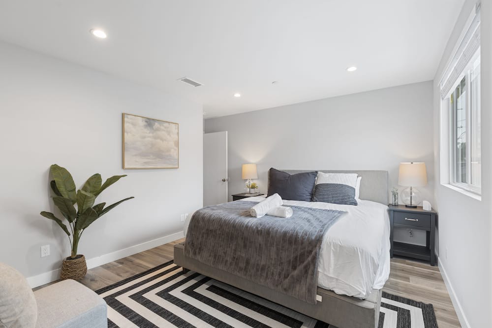 Photo of Bedroom in Carthay Circle