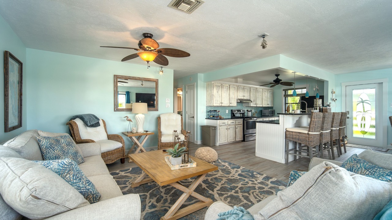 Photo of Livingroom in Breezeswept Beach Estates