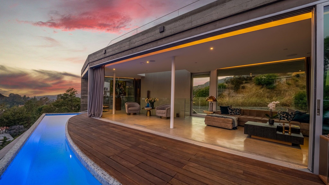 Photo of Outdoor in Hollywood Hills