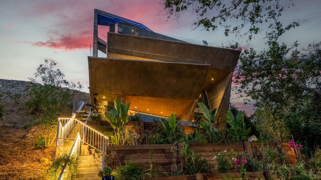 Photo of Outdoor in Hollywood Hills