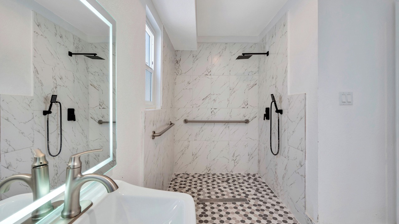 Photo of Bathroom in Harbor