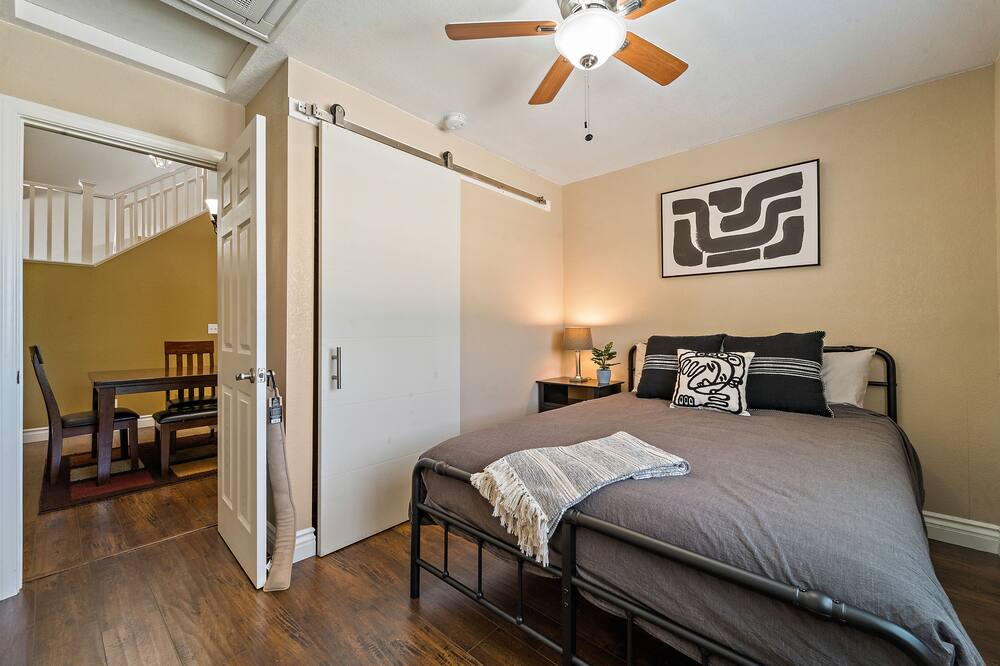 Photo of Bedroom in Palmdale