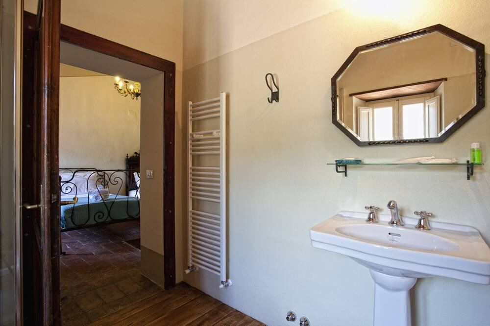Photo of Bathroom in San Pietro a Cegliolo