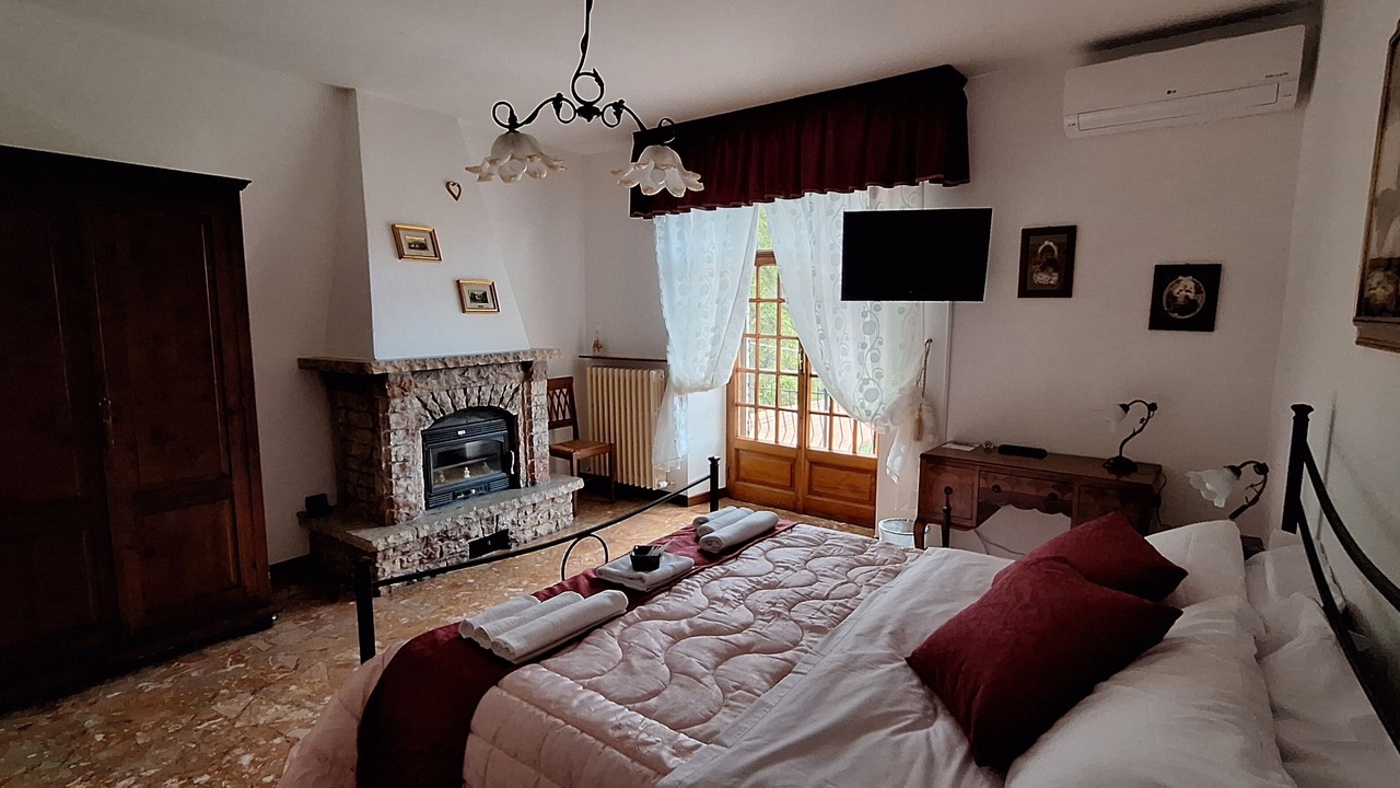Photo of Bedroom in Capocavallo