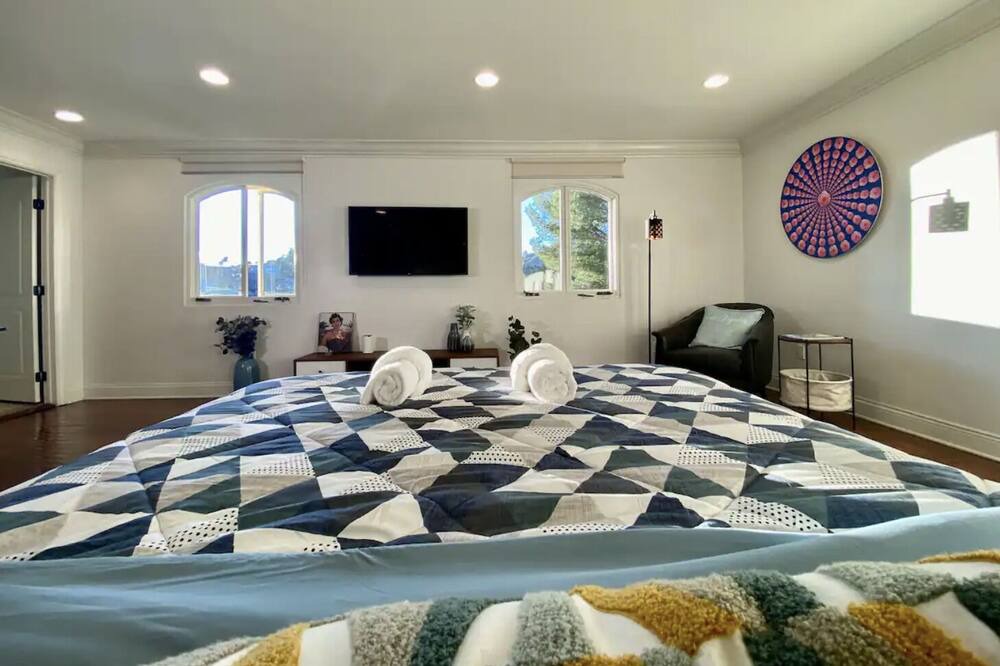 Photo of Bedroom in Hollywoodland