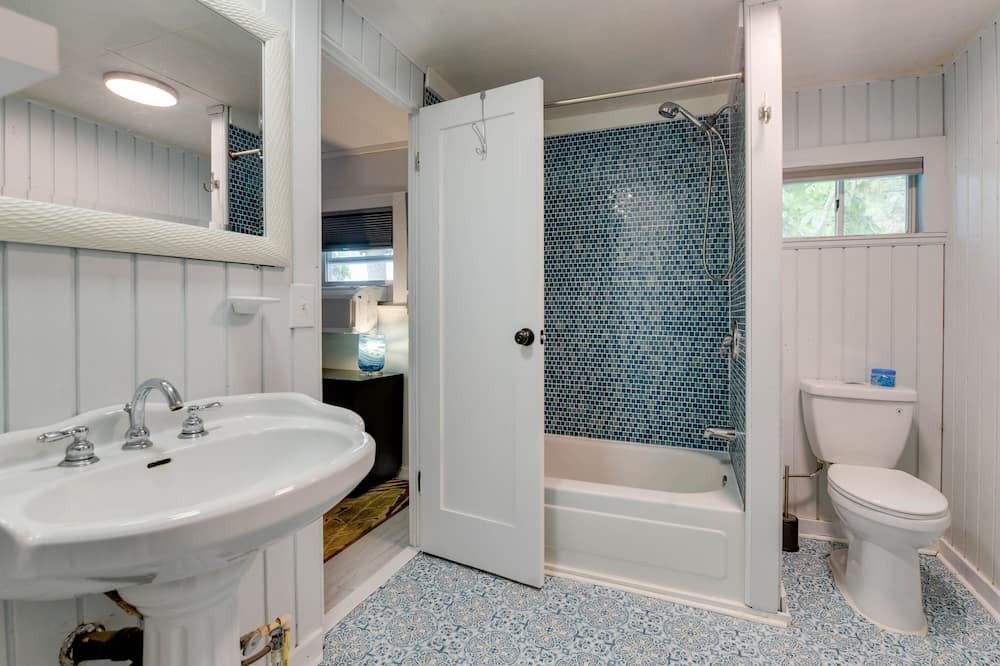 Photo of Bathroom in Big Coppitt Key