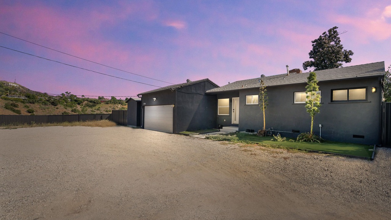 Photo of Outdoor in Hollywood Hills