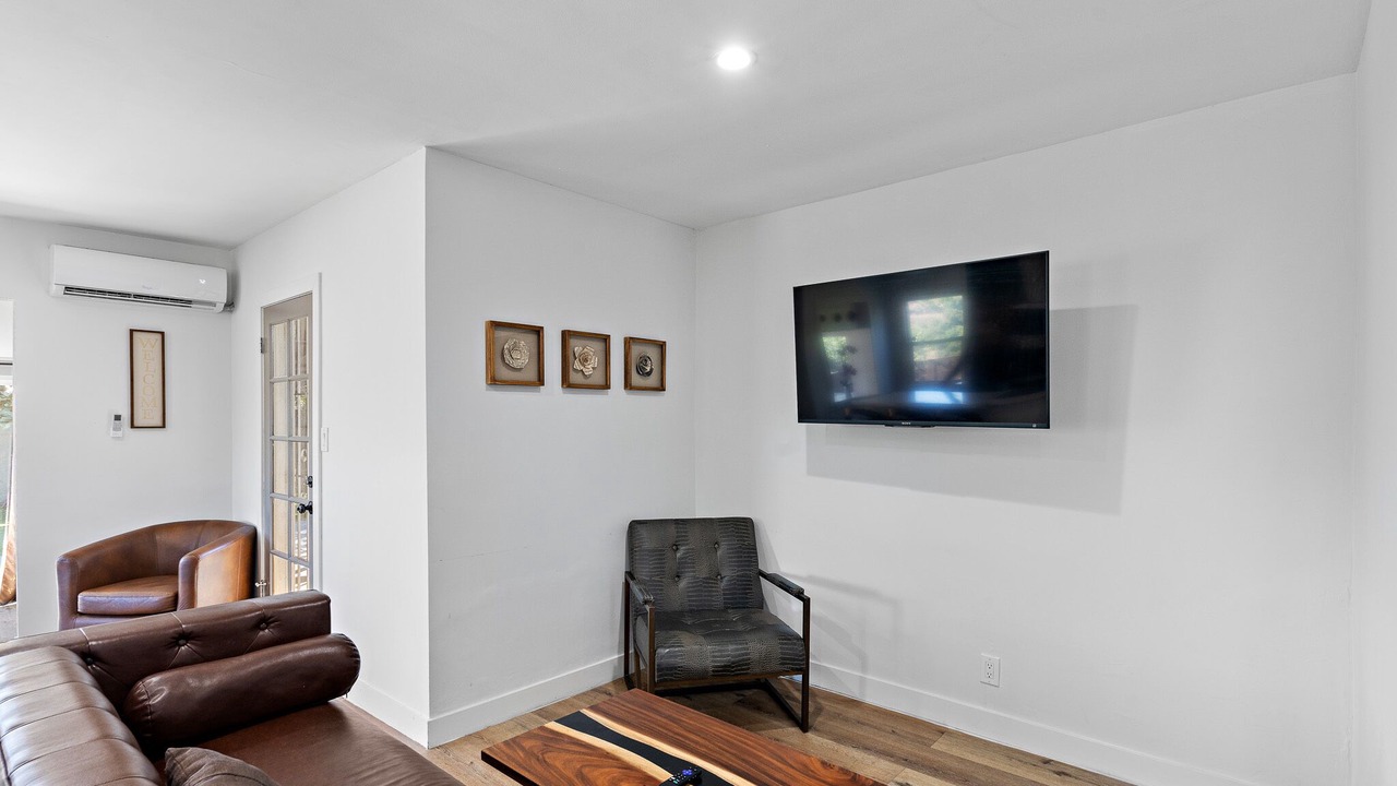 Photo of Livingroom in Hollywood Hills
