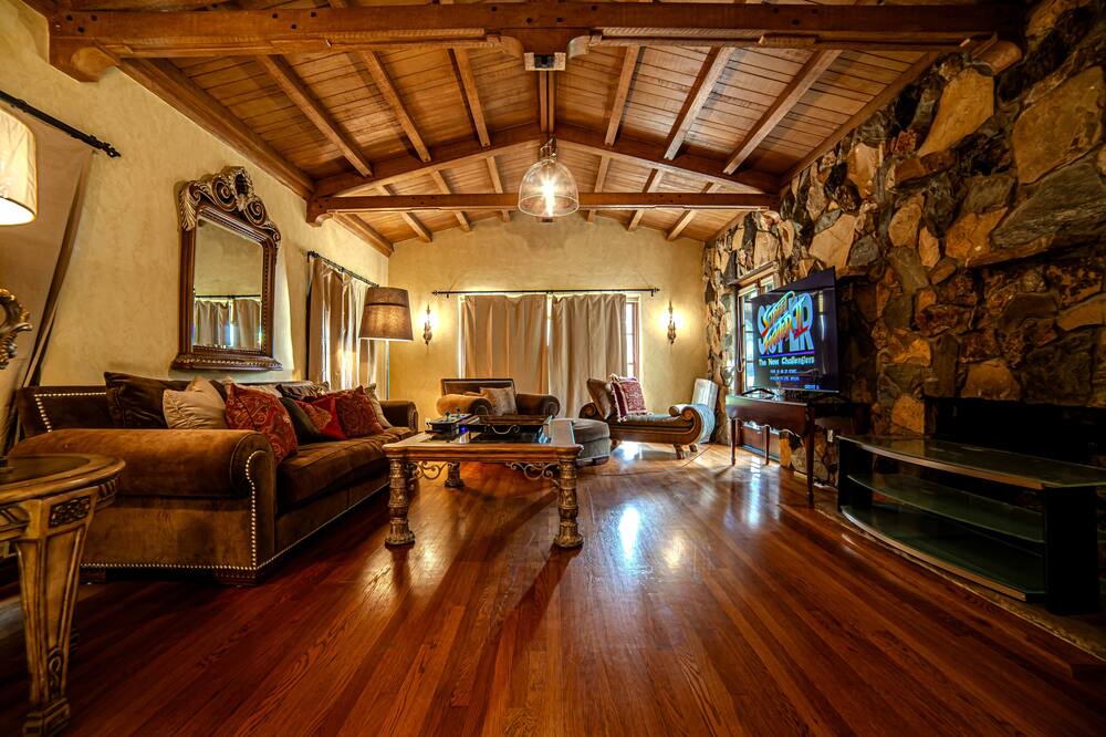 Photo of Livingroom in West Covina