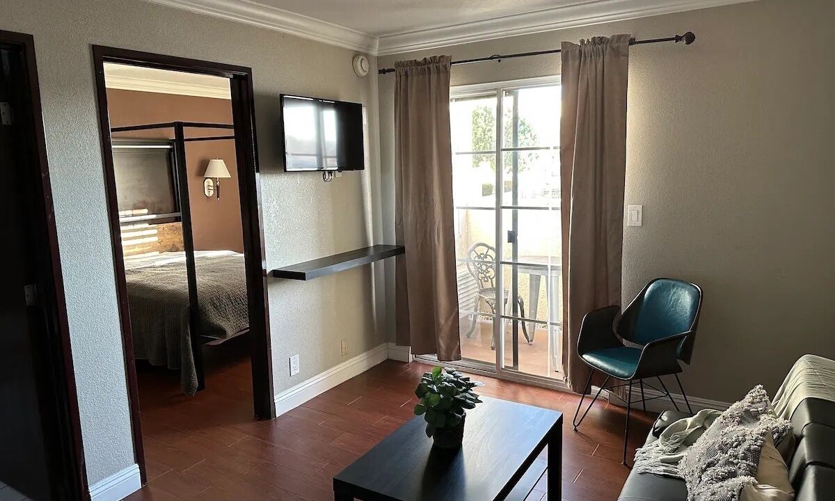 Photo of Livingroom in Eastside