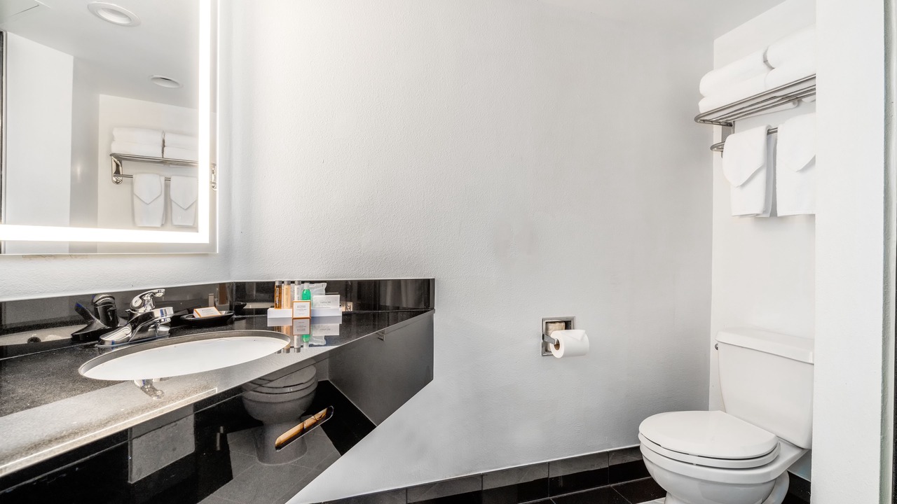 Photo of Bathroom in Los Angeles