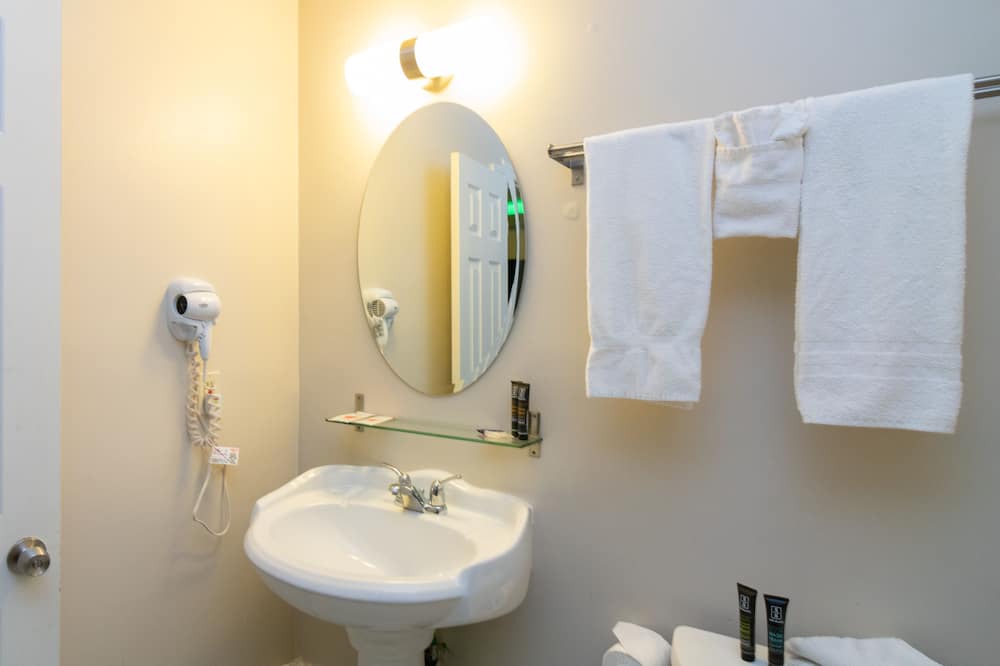 Photo of Bathroom in Northwest San Pedro