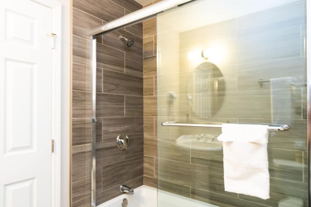 Photo of Bathroom in Northwest San Pedro