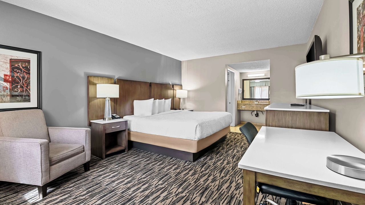 Photo of Bedroom in Los Alamitos