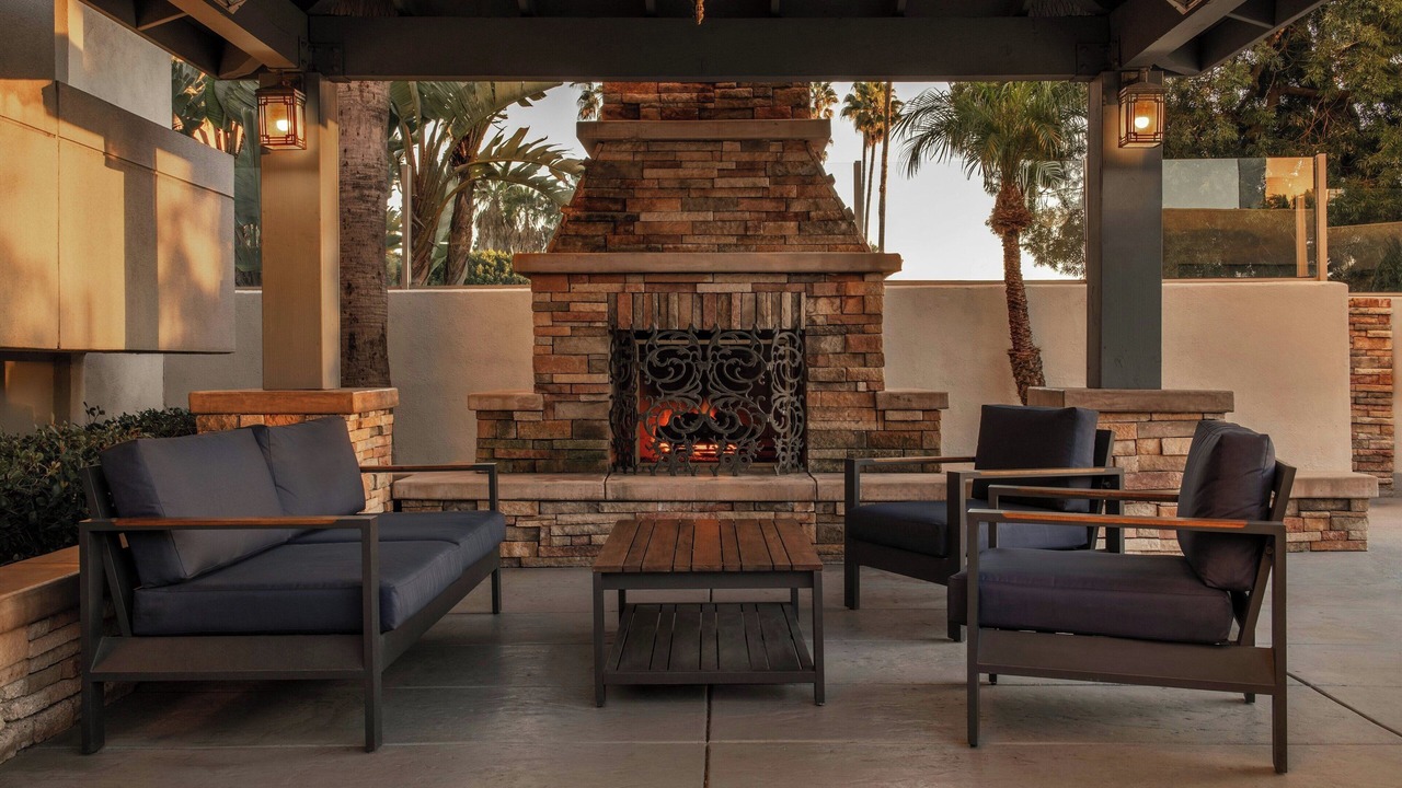 Photo of Outdoor in Fox Hills