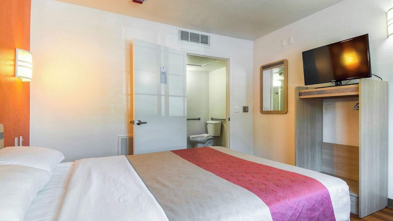 Photo of Bedroom in Westmont