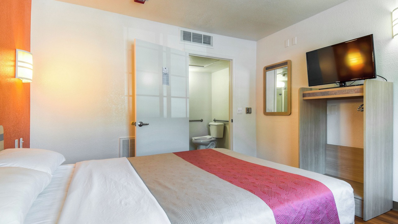 Photo of Bedroom in Westmont