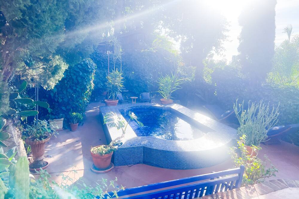Photo of Outdoor in Hollywood
