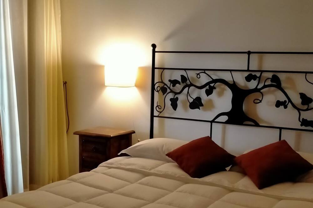 Photo of Bedroom in Pitigliano