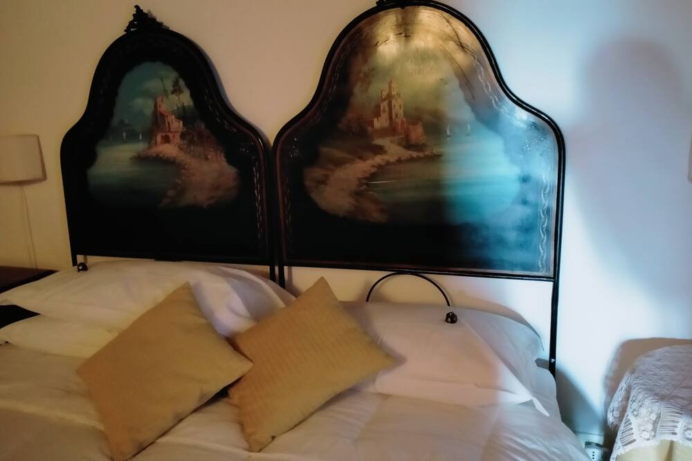 Photo of Bedroom in Pitigliano