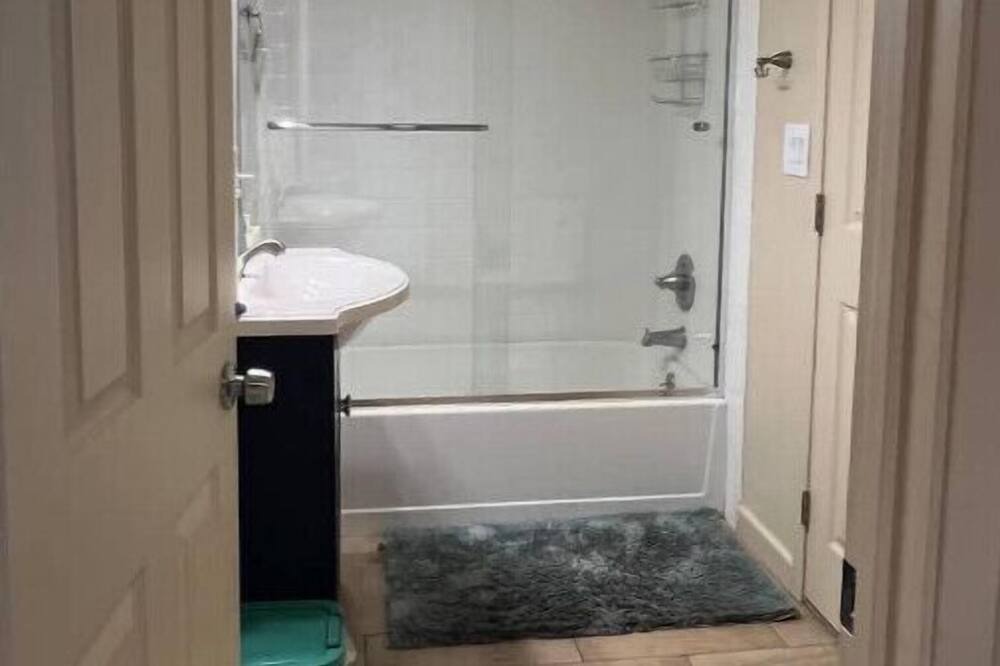 Photo of Bathroom in View Park-Windsor Hills