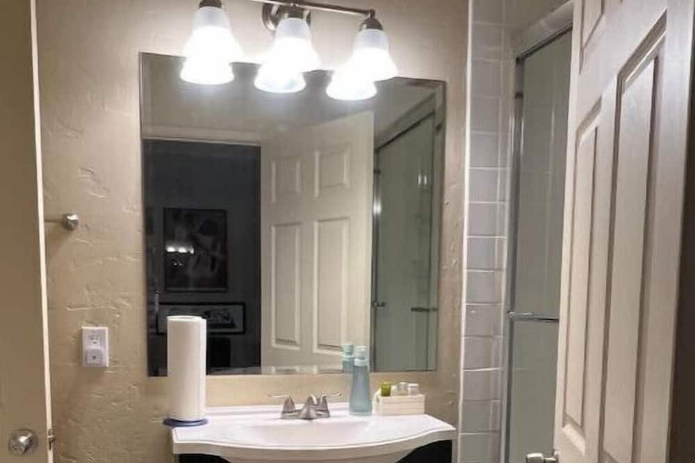 Photo of Bathroom in View Park-Windsor Hills
