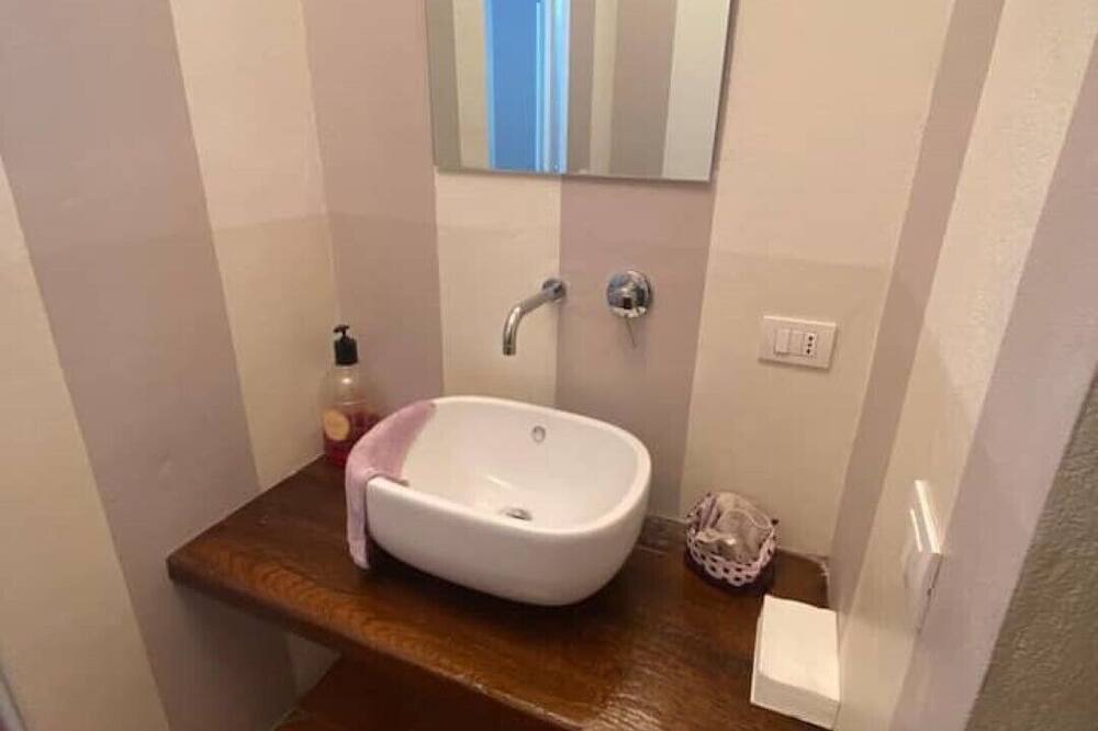 Photo of Bathroom in Budrio