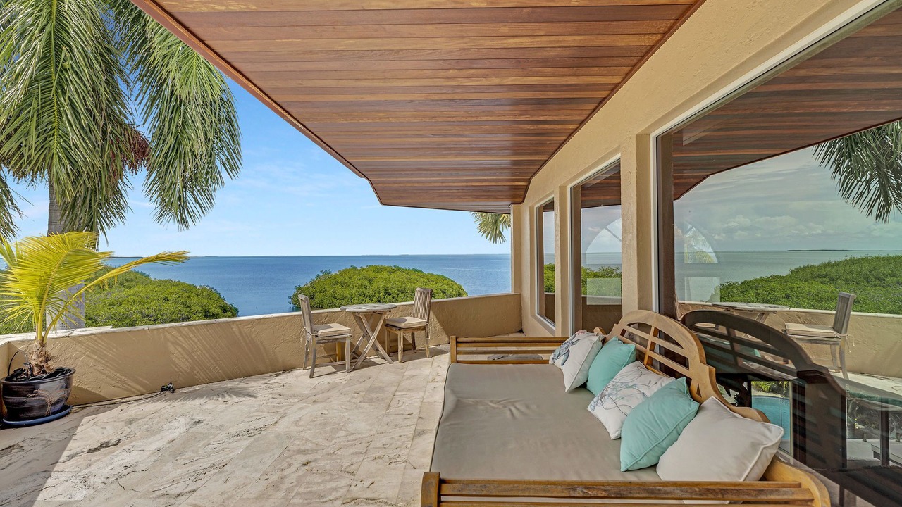 Photo of Patio Balcony in Venetian Shores