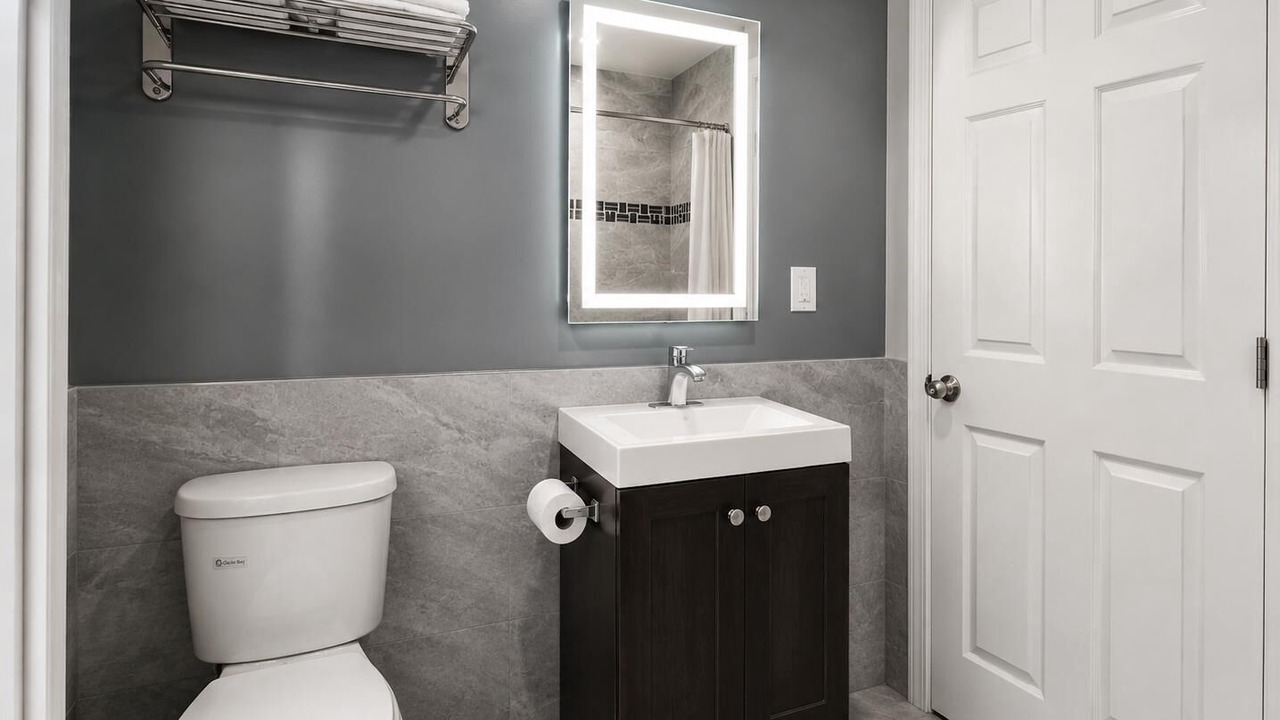 Photo of Bathroom in Lynwood