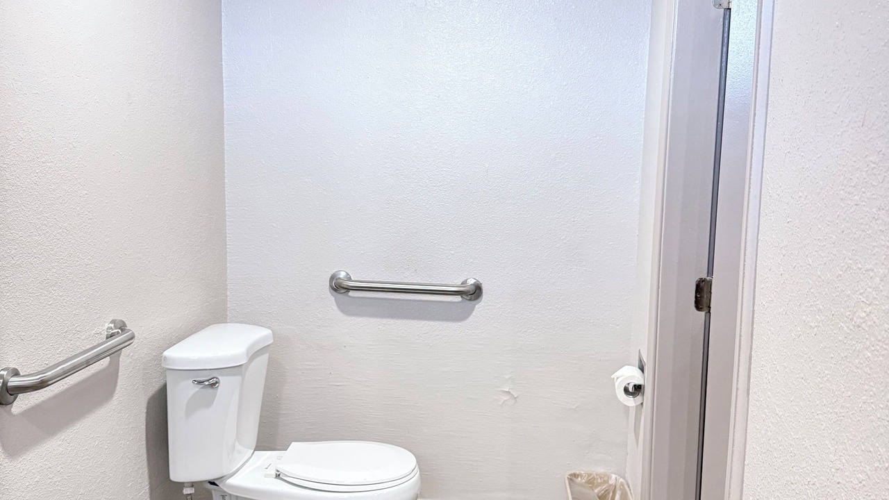 Photo of Bathroom in Lynwood