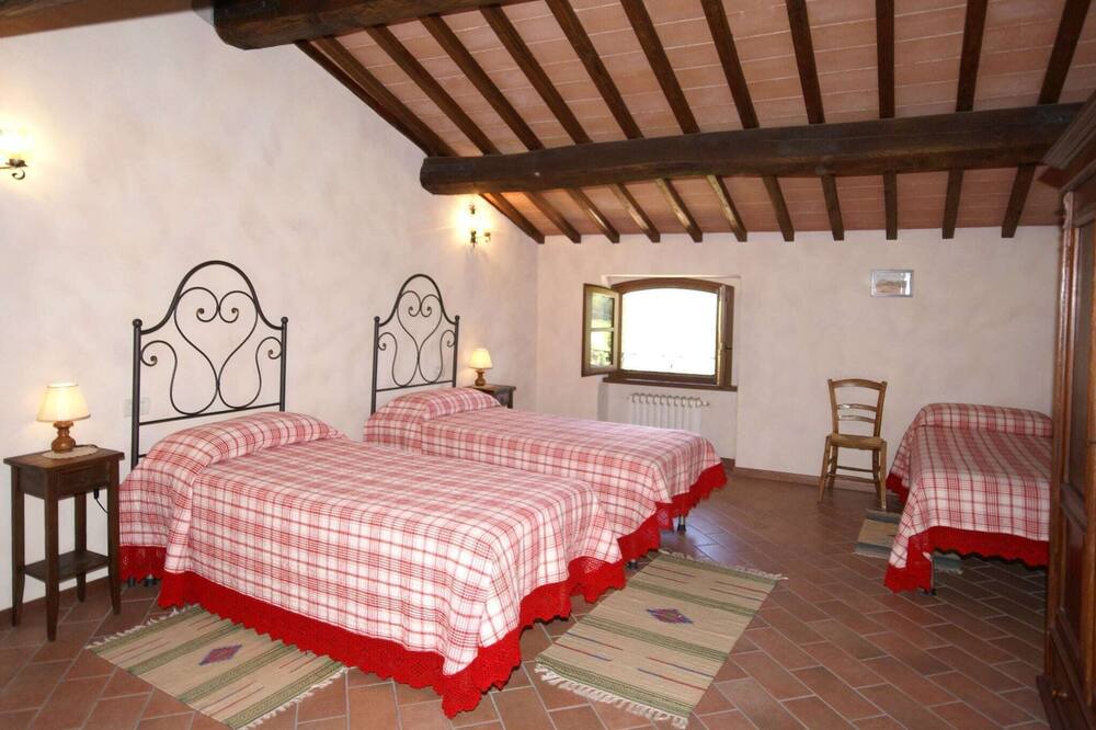 Photo of Others in Montone